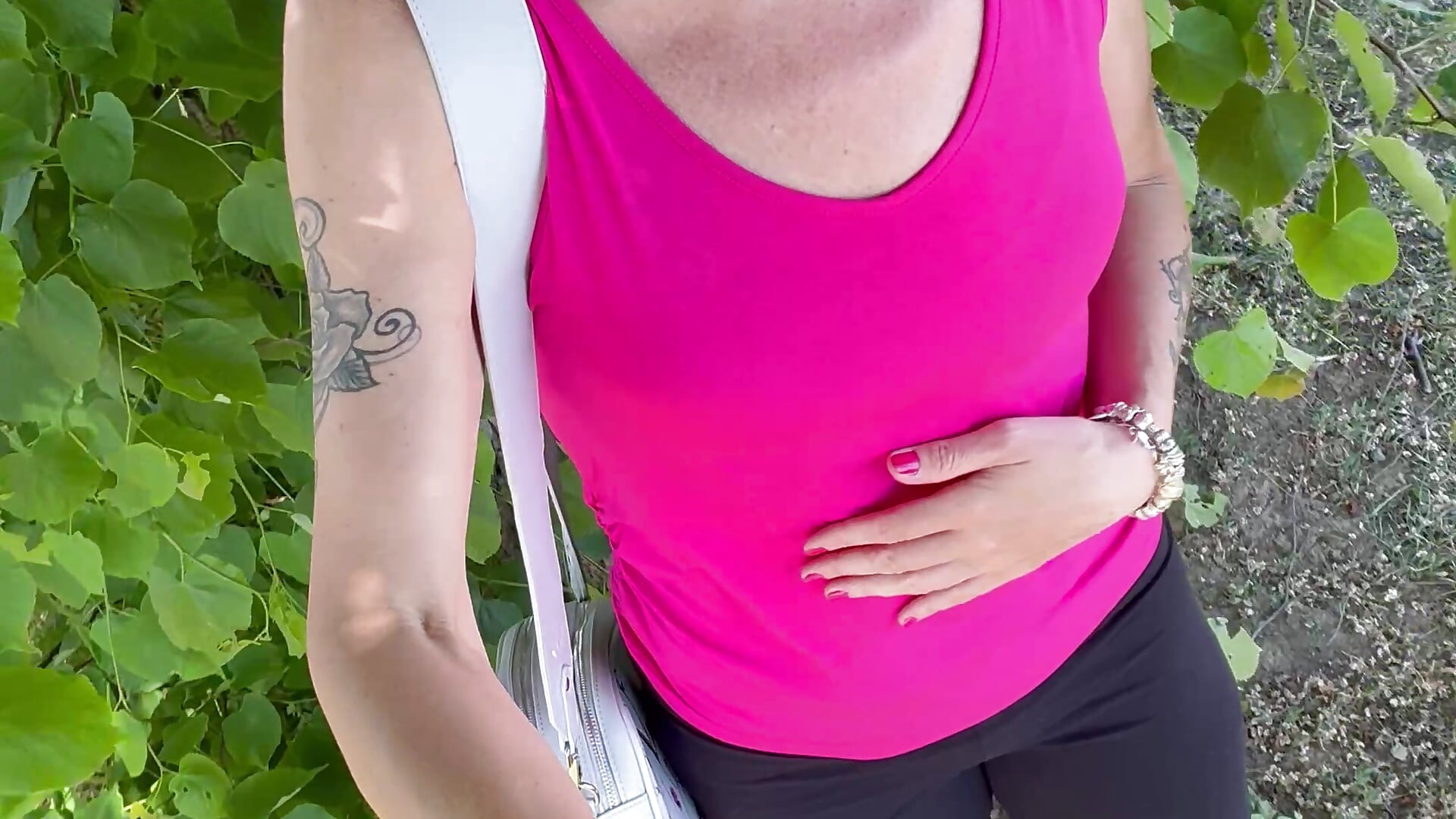 🩷Softcore Outdoor video - kiss for you 😘🩷 – video od webkamerové modelky SexyBella41