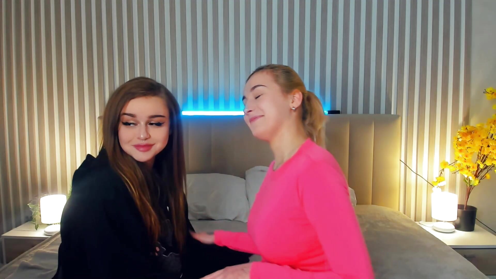 CUTE - video by MildredHarding cam model