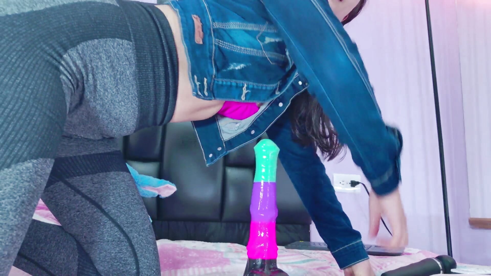 riding my new dildo - im-eliza主播的视频
