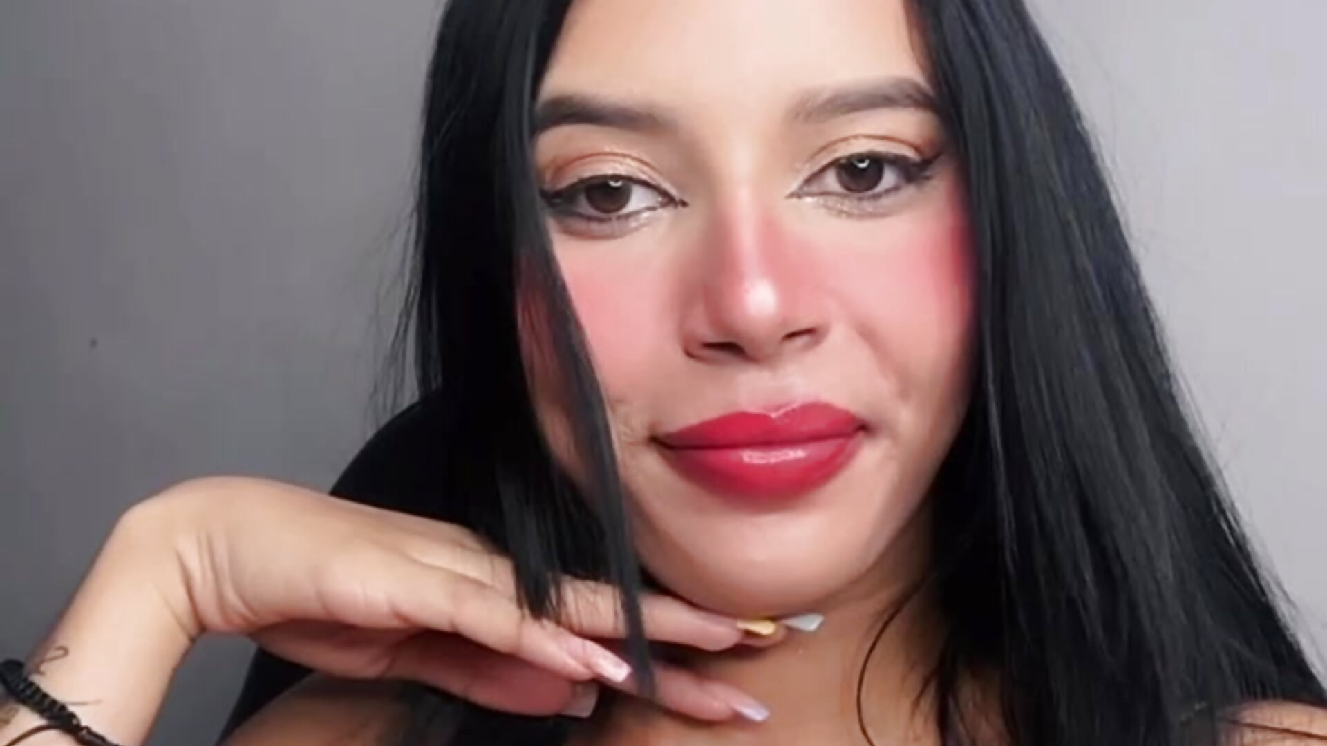 I love how rough you get with me. It makes me so hot when you take control like that 🍑😏 - video by SweetieCloe_ cam model