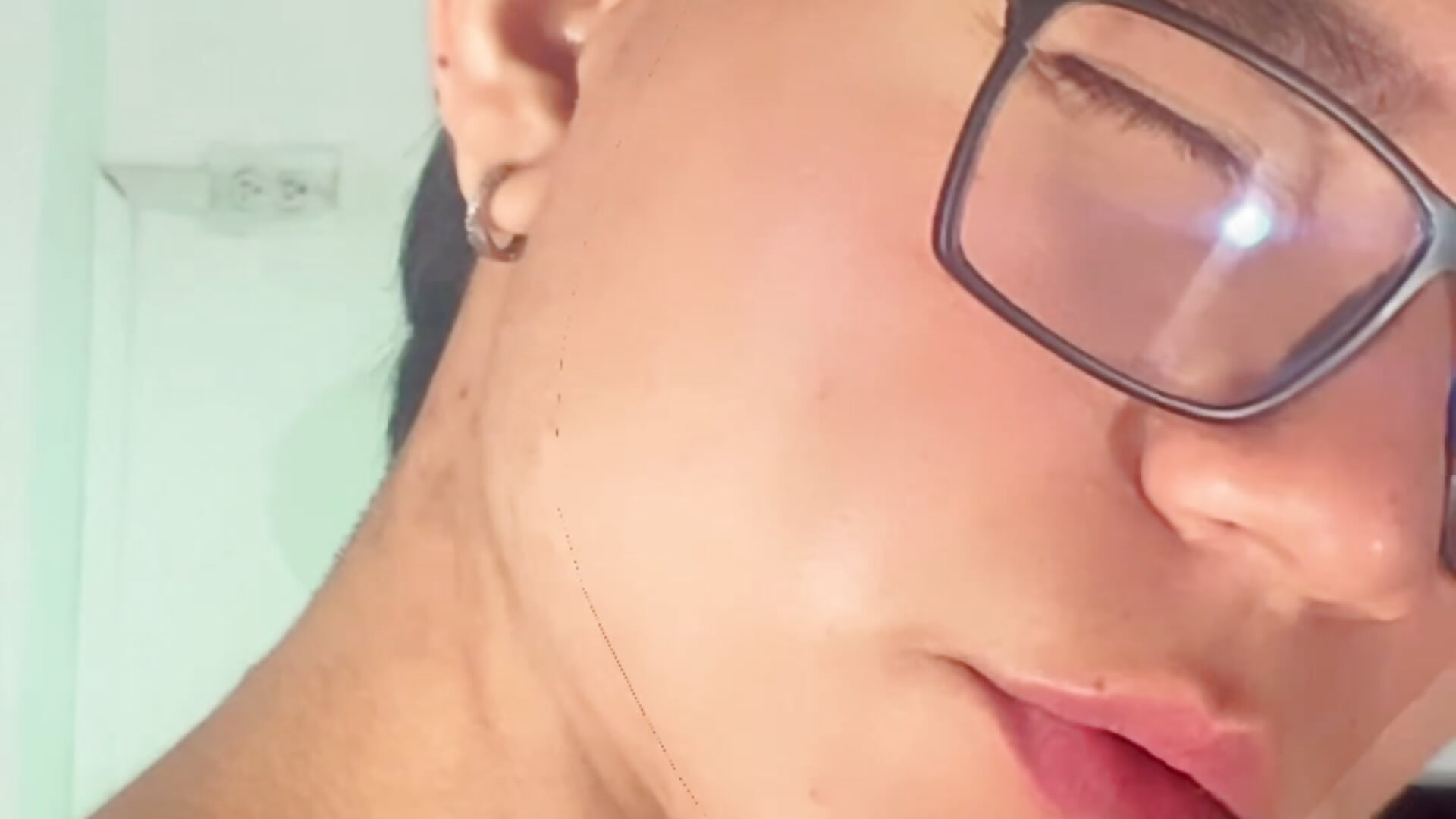 Come and kiss me a little with your wet lips - video van CodyTwink cam-model