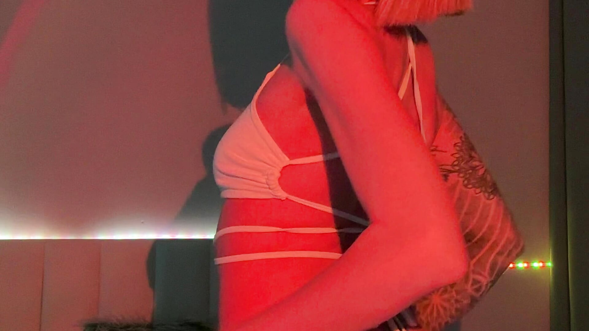 My ass is dancing for you without pants - video của người mẫu cam ellie_miu