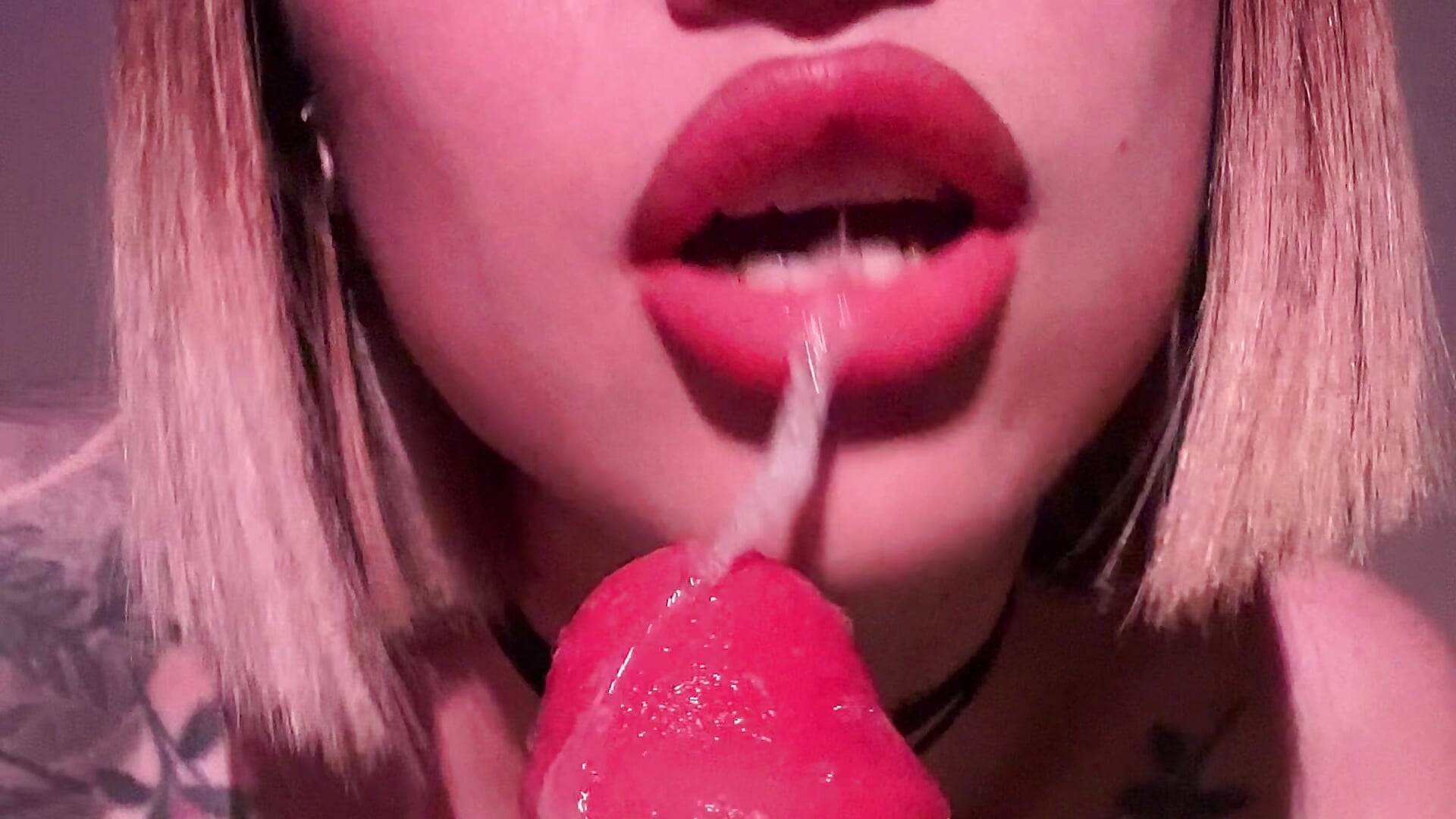 Swallowing a dick and so much saliva, looking at you - video của người mẫu cam ellie_miu