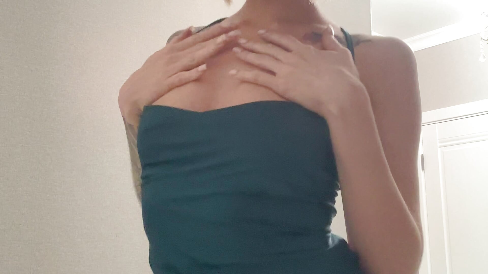 Showing off - video của người mẫu cam ellie_miu