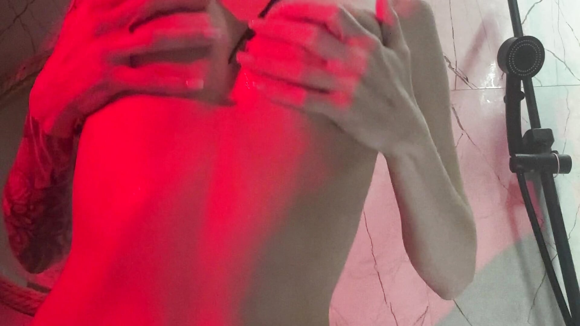 Dancing and touching myself naked - video của người mẫu cam ellie_miu