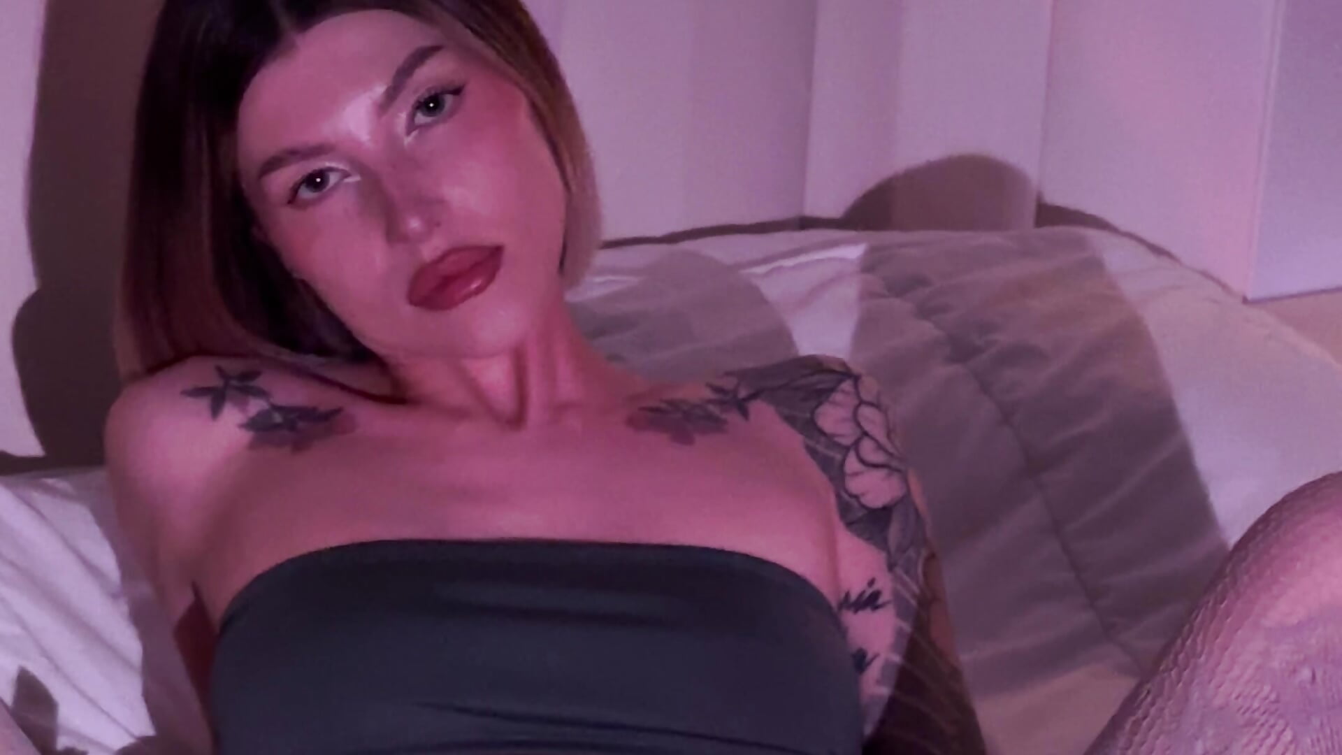 naked pussy show - video của người mẫu cam ellie_miu