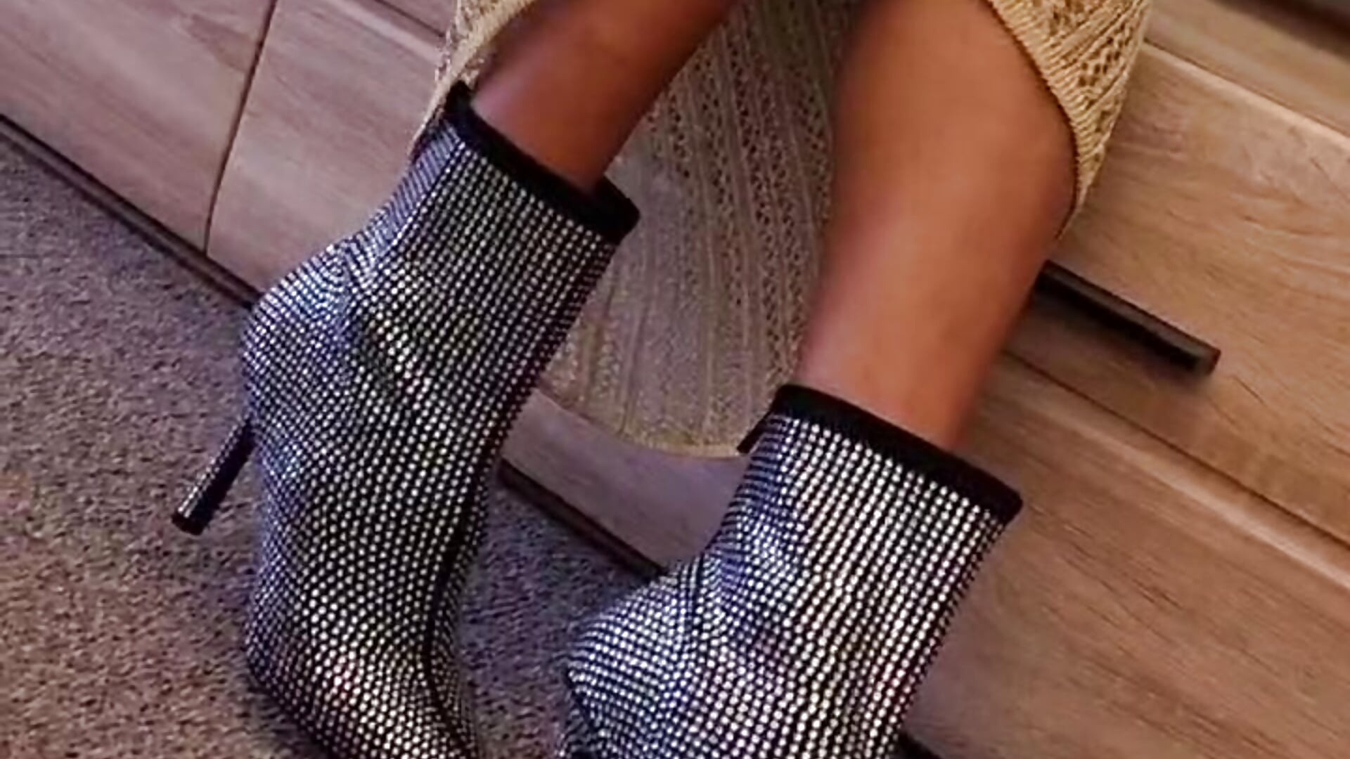 Mi beautiful life - clip cu housegirl_bigcock model videochat