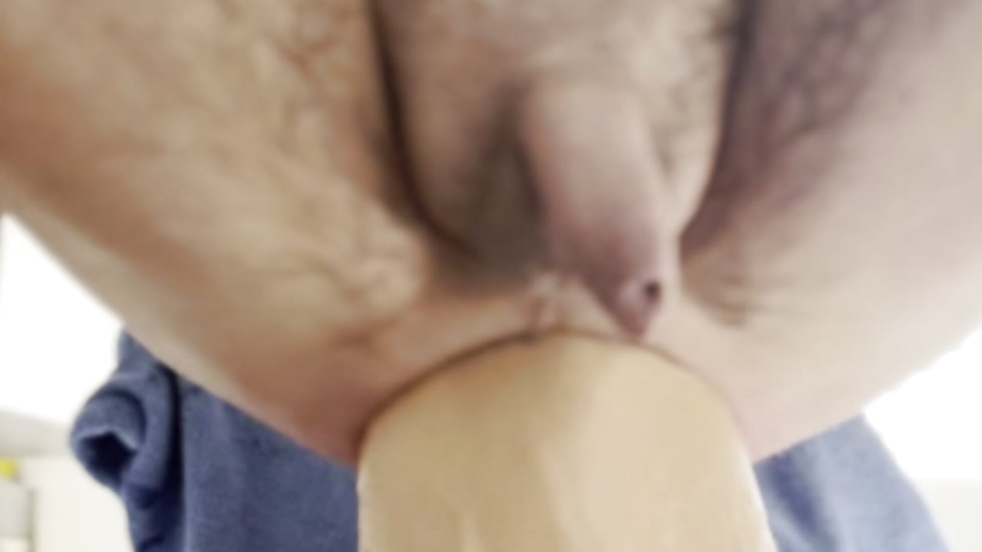 Fucking Really Gigantic Dildo (The Whopper XL from JTT) - video van PigSlutAdrian cam-model