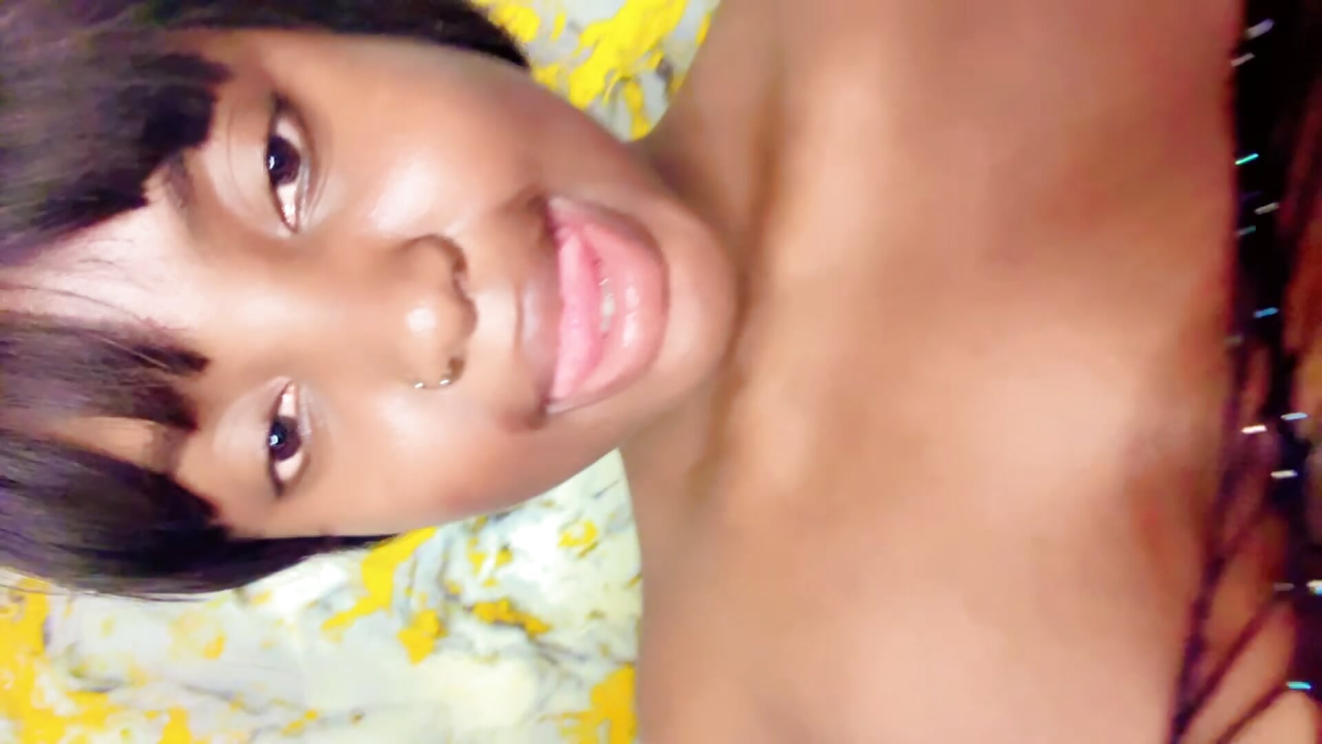 Snap open pussy - video oleh model kamera Tushy_baiby2000