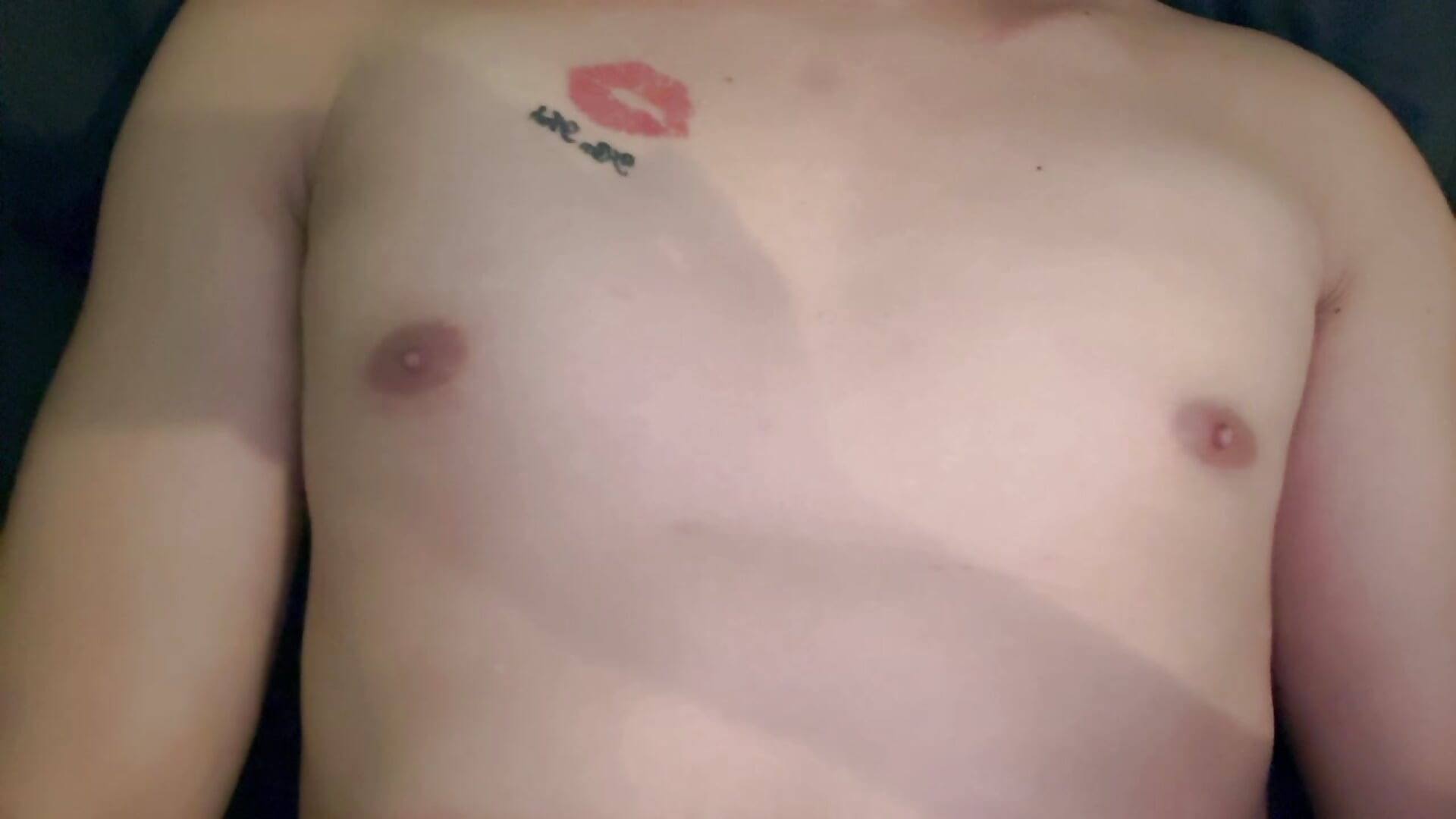 Massage the nipples - MinhTuanLive 캠 모델의 동영상