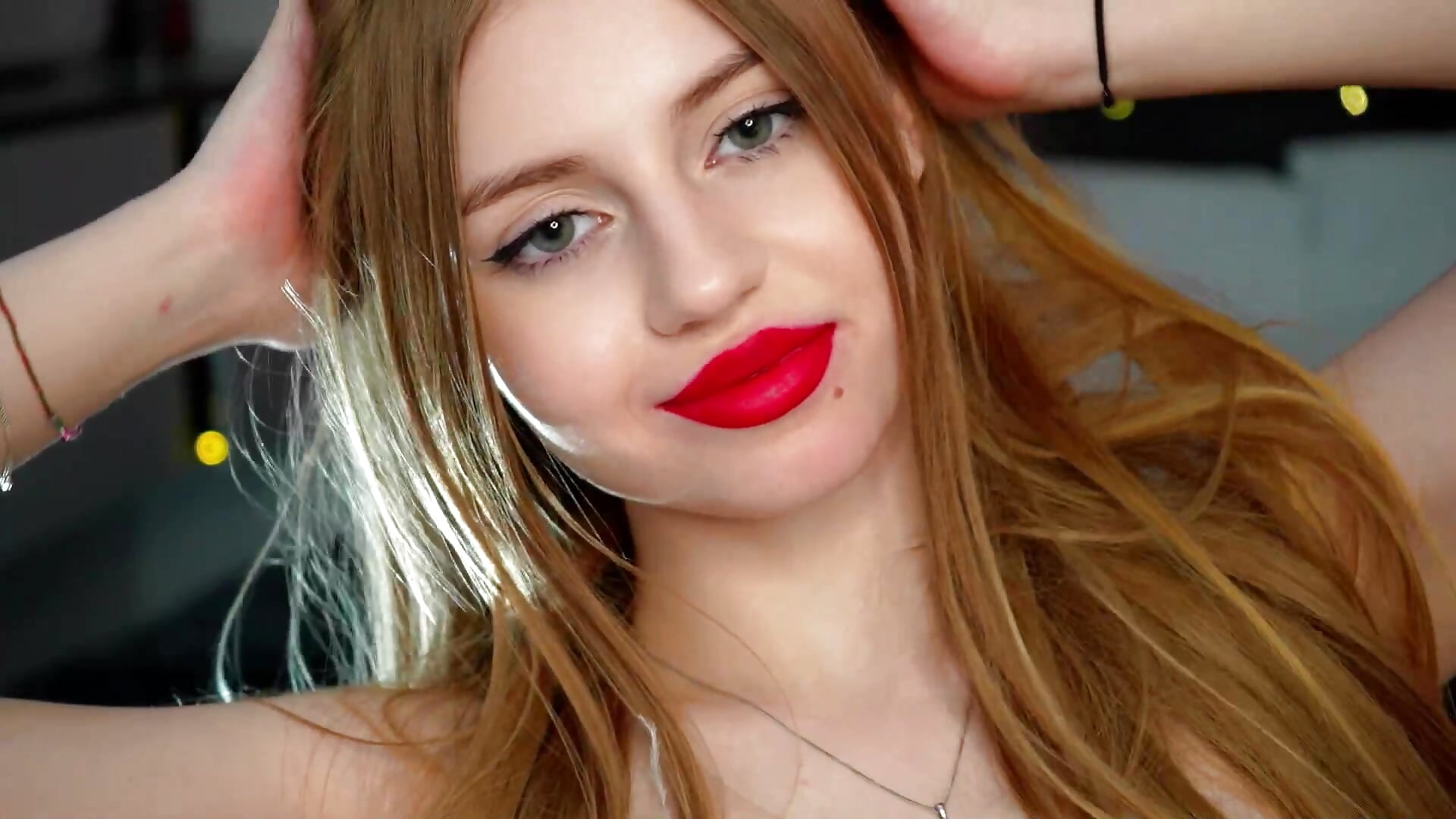 2024-02-21 18-24-58 – video modela na kameri Sandy-the-Squirrel