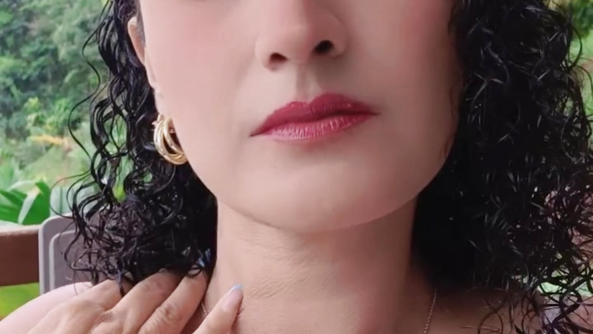 And her little eyes hypnotize you, they make you fly to the stars 😈😈😈 – video modela na kameri Holyjacky_