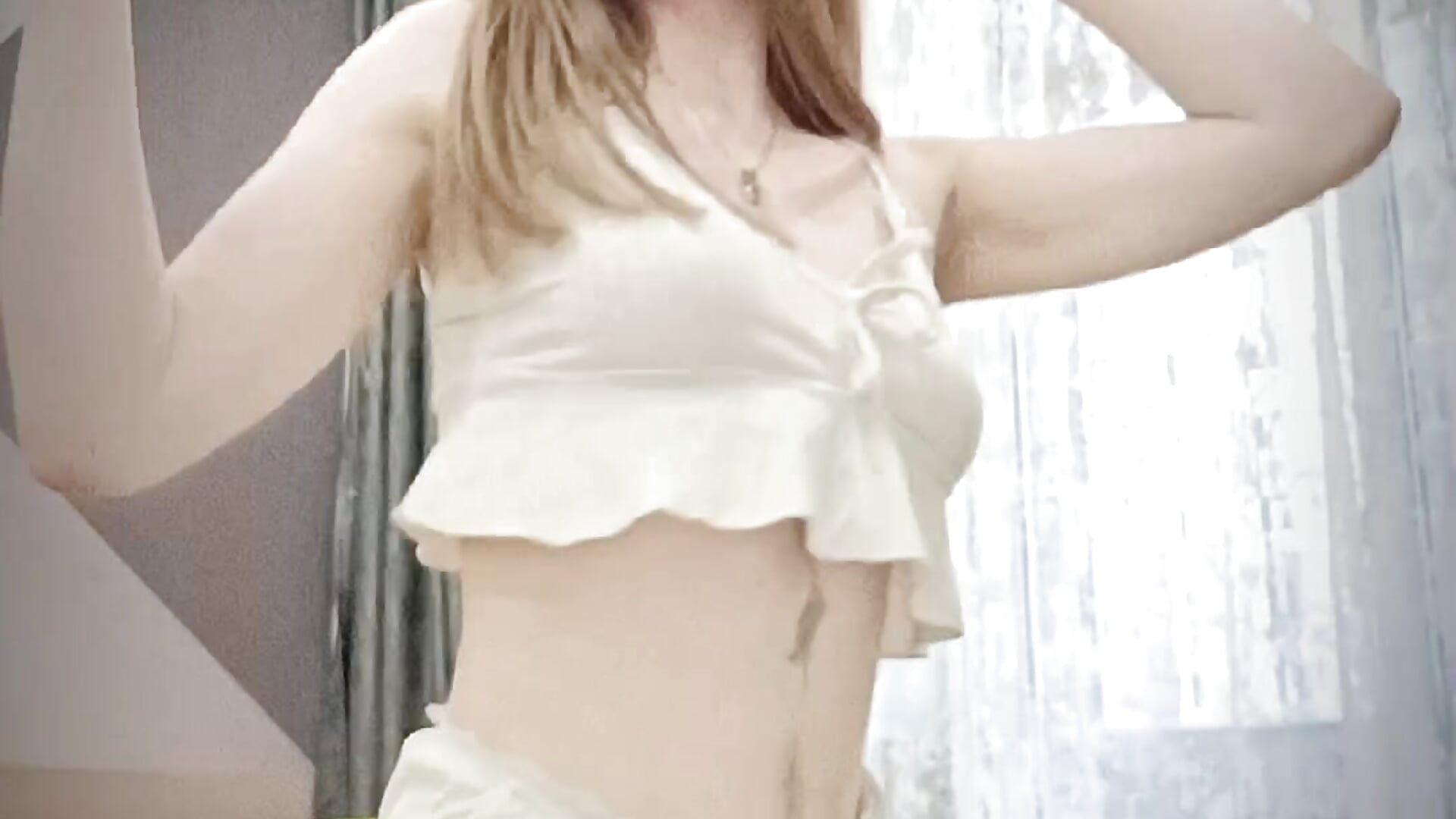 A little dancing to raise your "mood" 💥 - video od modelky/modela juicy-pussy