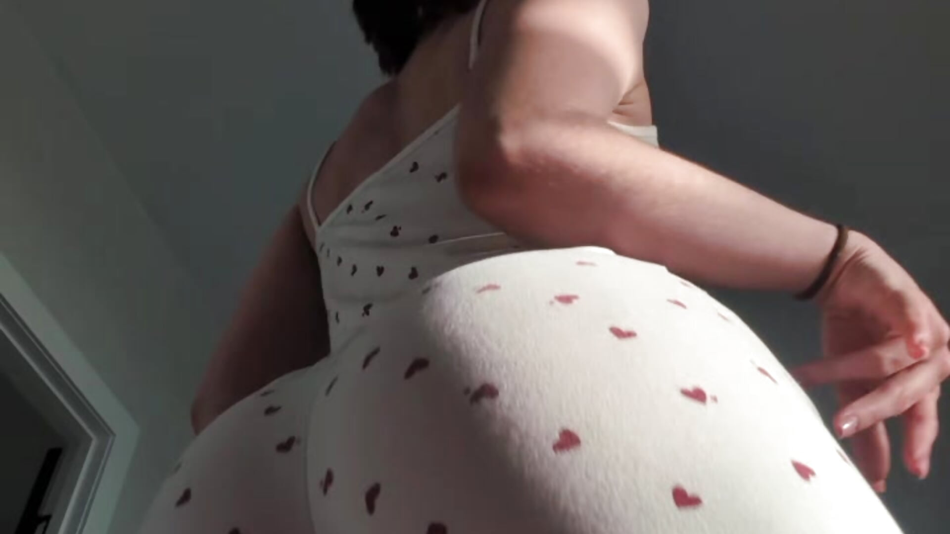 Twerking for you<3 - video by juicy-pussy cam model