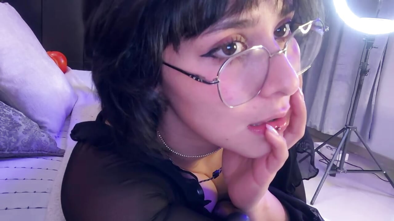I want you inside my little mouth - video by Ramona_Flower cam model
