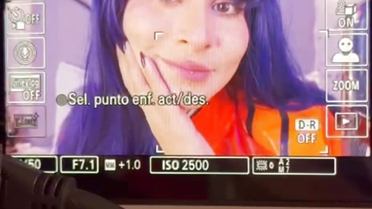 behind the scenes－カメラキャストのRamona_Flowerの動画