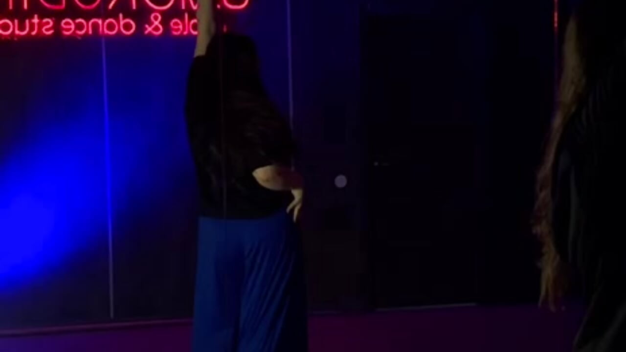 SEXY DANCE ON HEELS