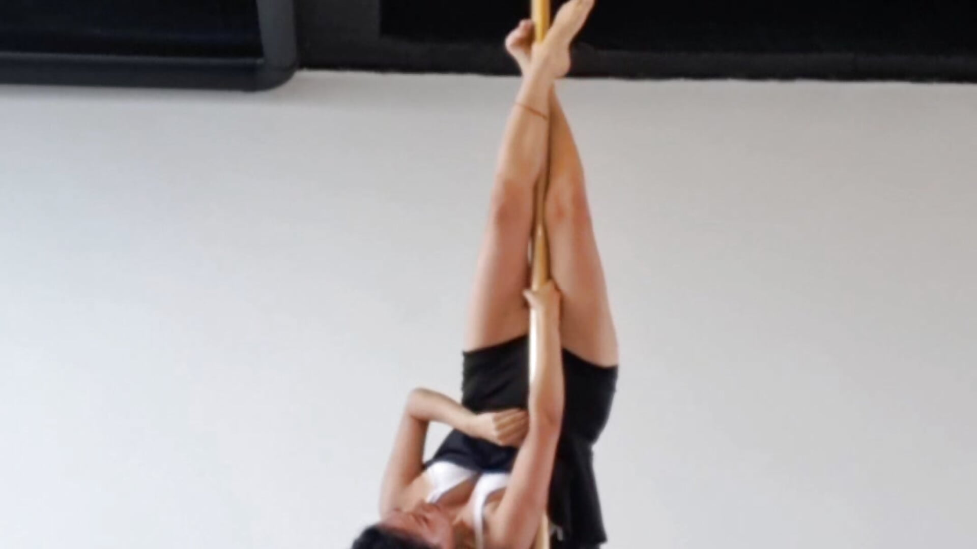 headfirst haha - video by CherieCurl cam model