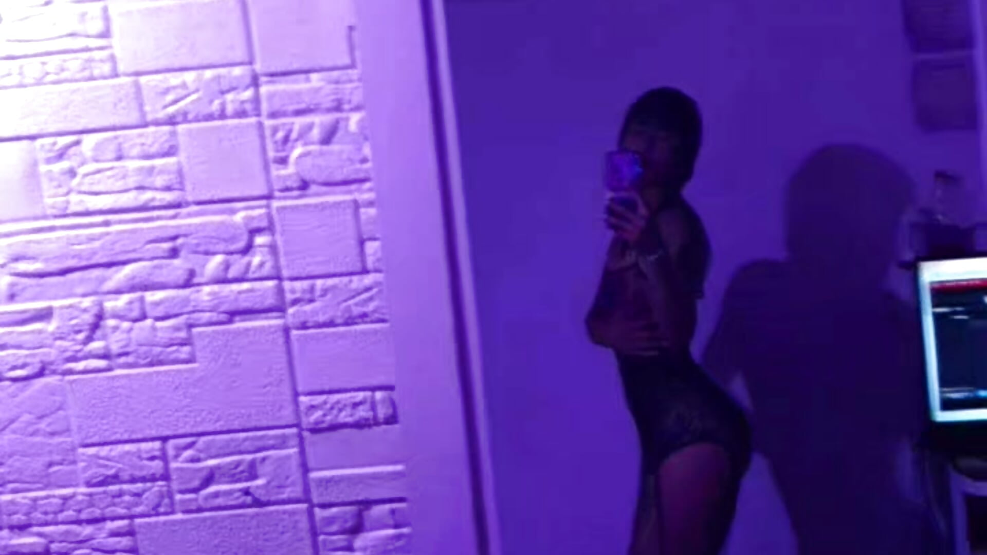 Snapchat-211360536 - فيديو من Malory_Cortez موديل الكام