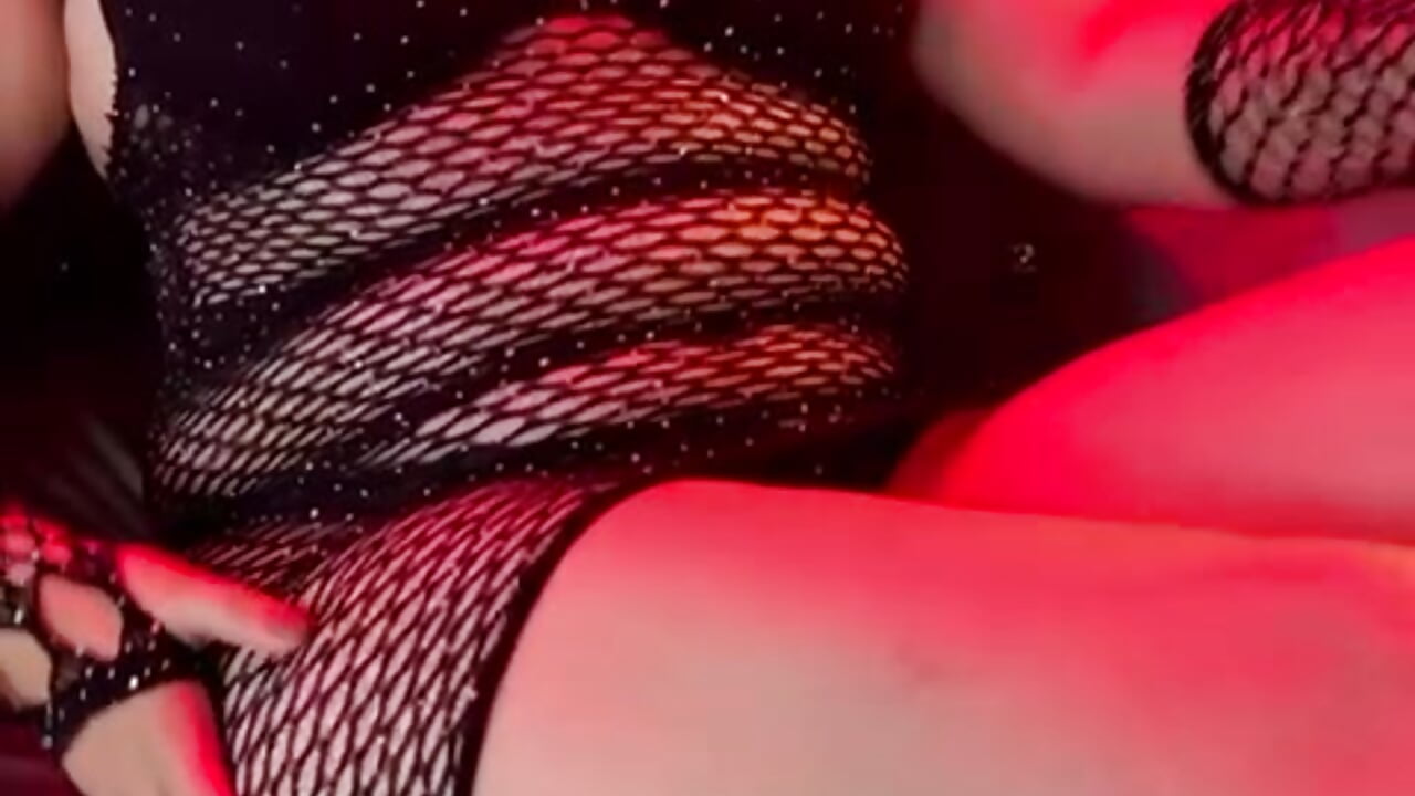 ♥_♥ - video by AriadnaValencia cam model