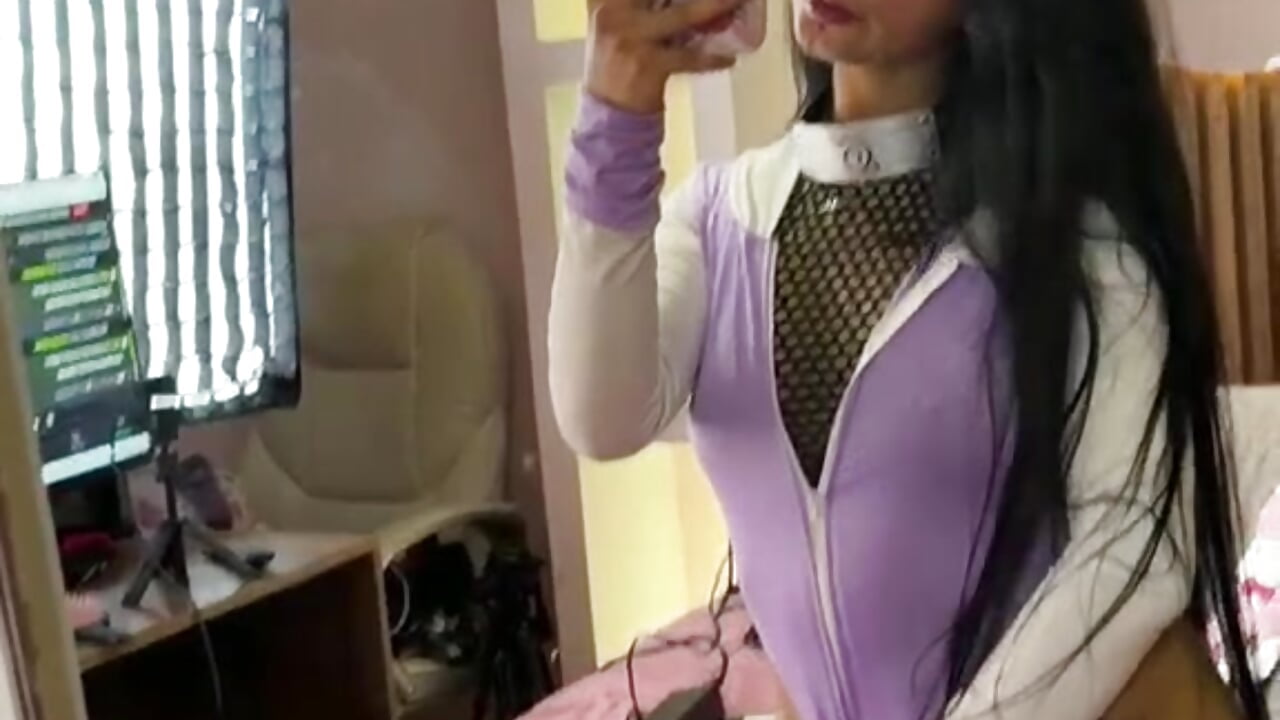I'm soaking wet, 💧  come and let's fuck together 💜🥺 - Video von isabella_cooper9 Cam-Model