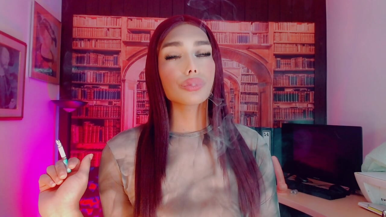 🚬🥵 - vidéo du modèle de showcams caribbean_passion_
