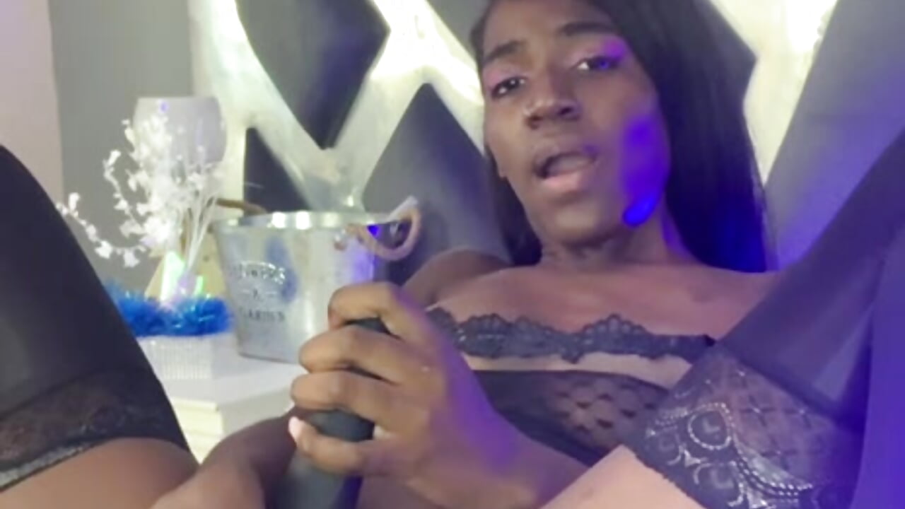 FUCKING MY PUSSY
