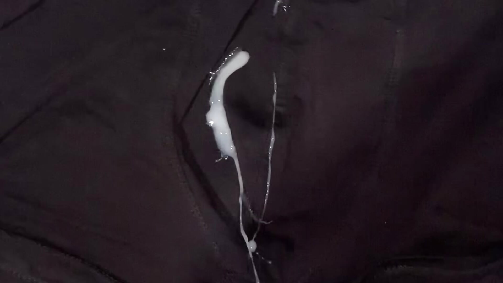 Very huge cumshot on boxer!