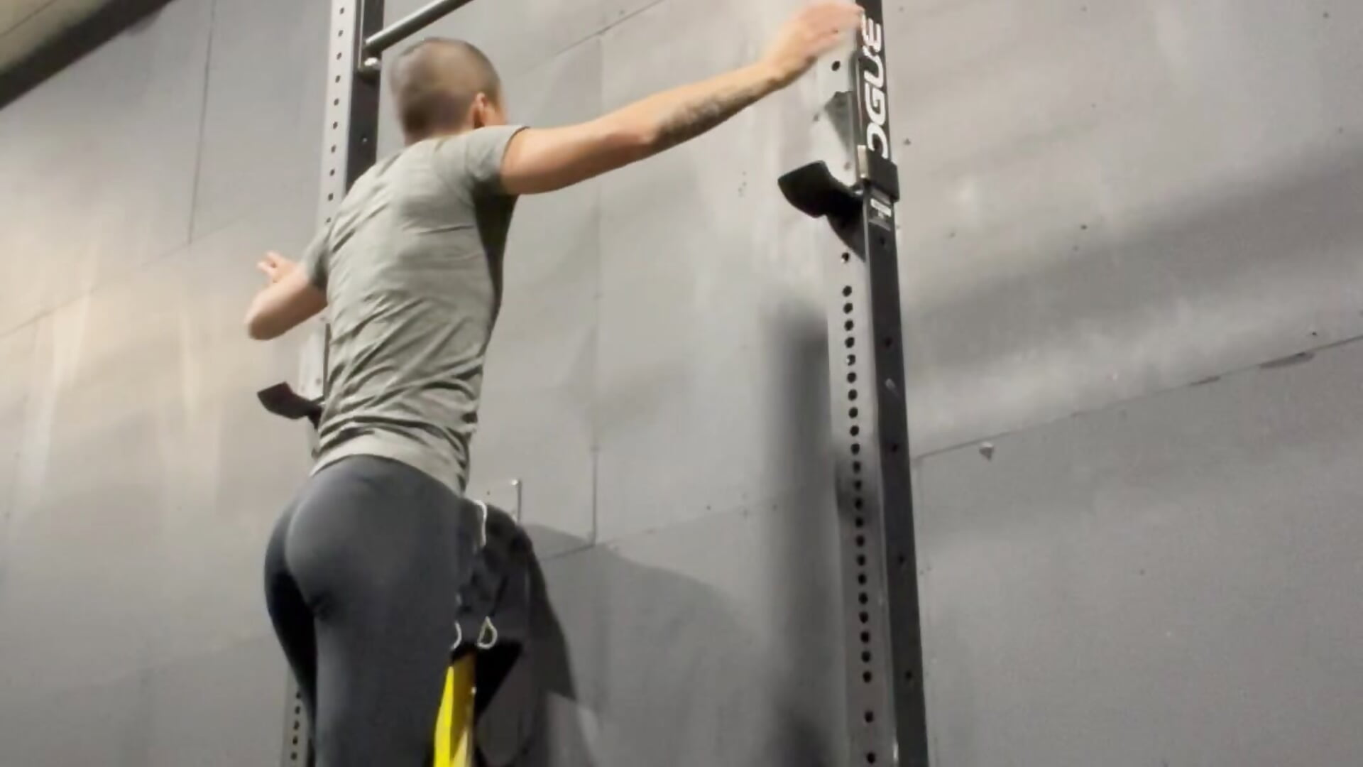 Forgot my gym shoes 😜 - happyhyogan 캠 모델의 동영상