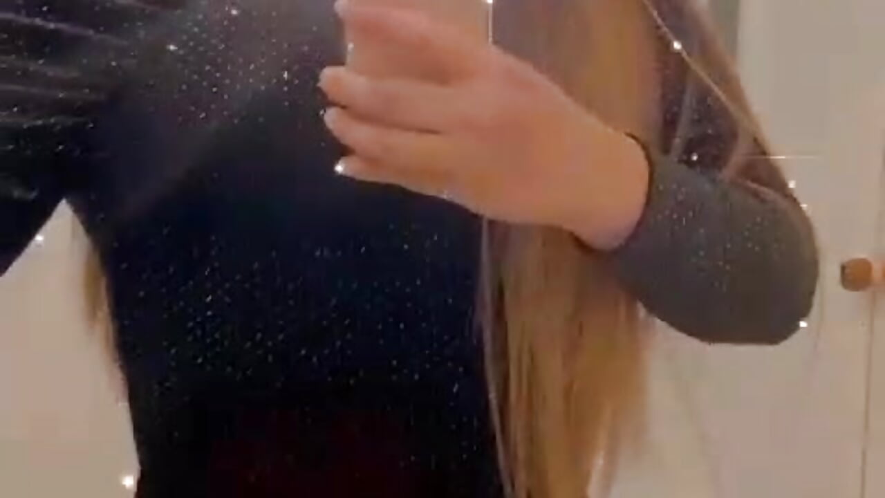 U want me blonde again ? - video by valenthottie cam model