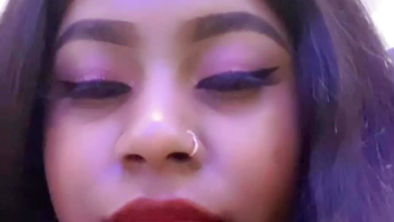 filtered-D2C0E335-5D36-49B8-AD2F-EE40D7E4BC0E – video af BrattyChanel cam-model