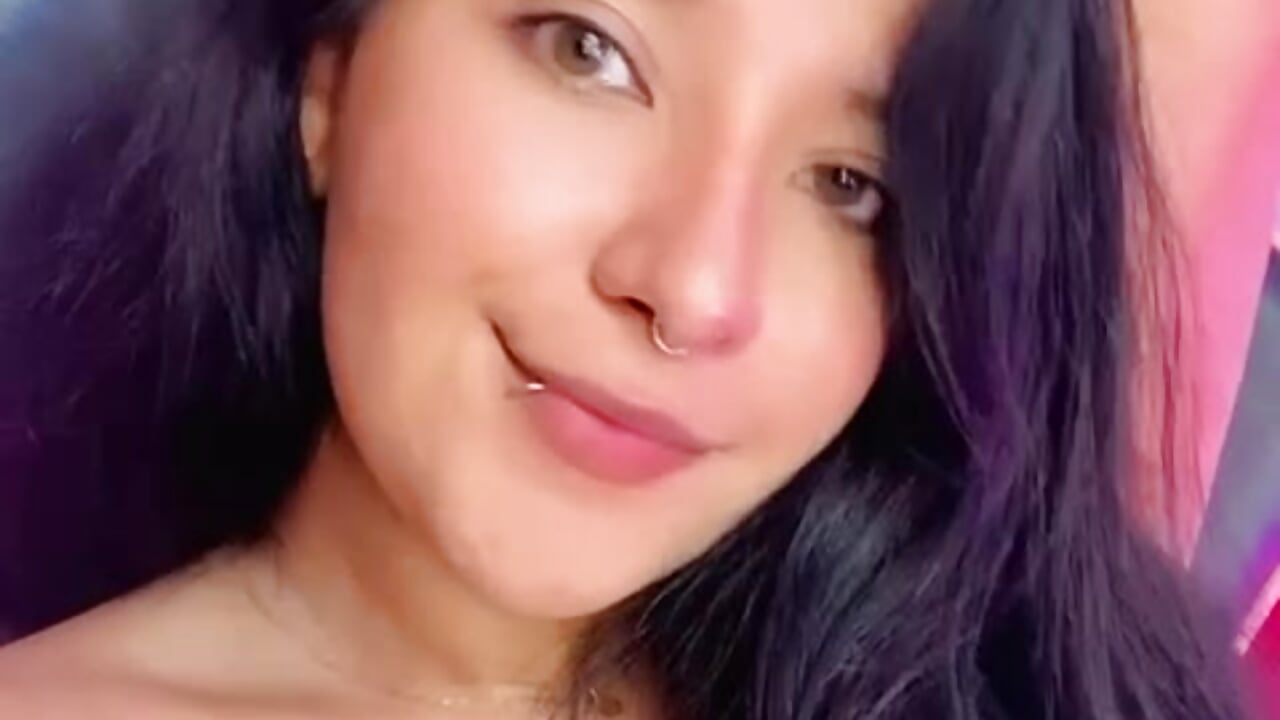 hi... - 視頻由 MissMoonn1 主播提供