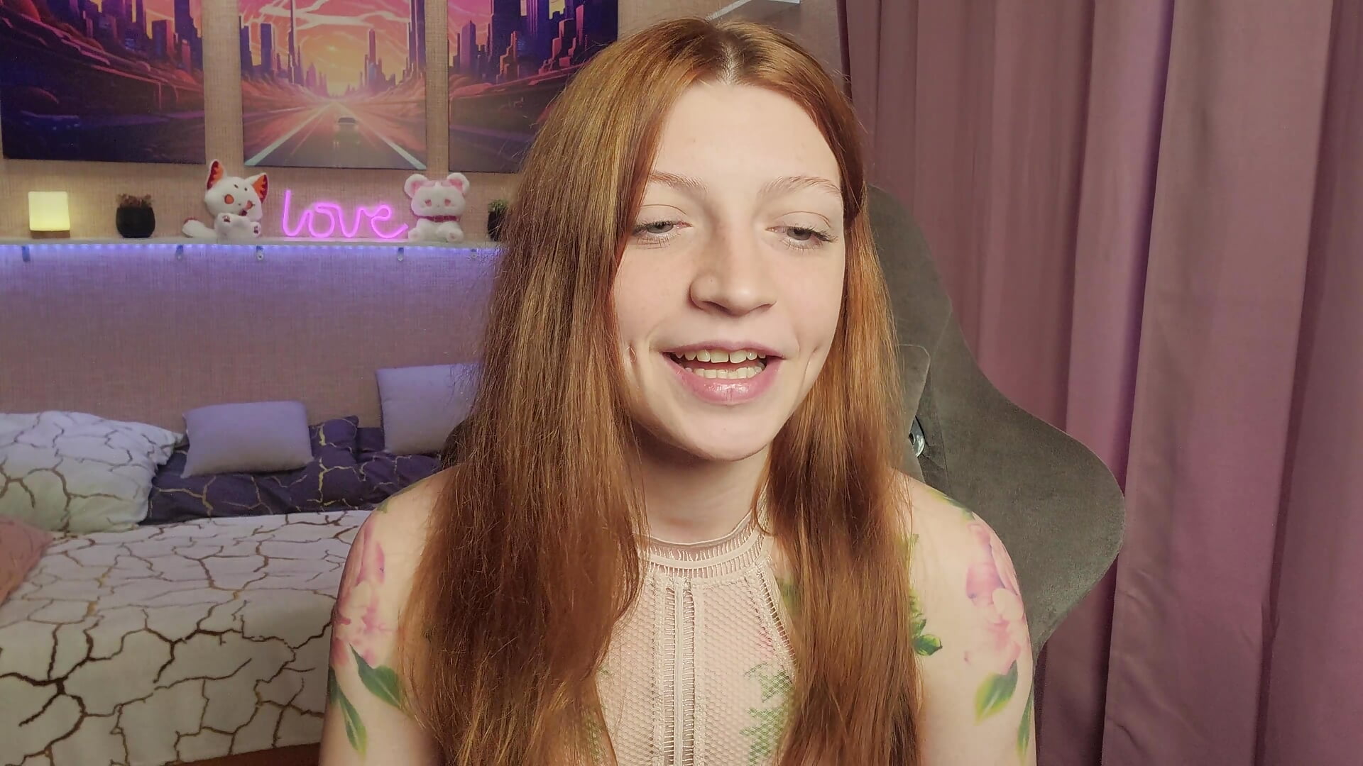 About me - video by LolaRozzie cam model