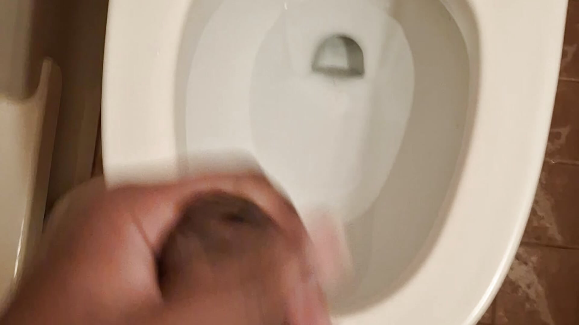 Jerk off in Cruise bathroom