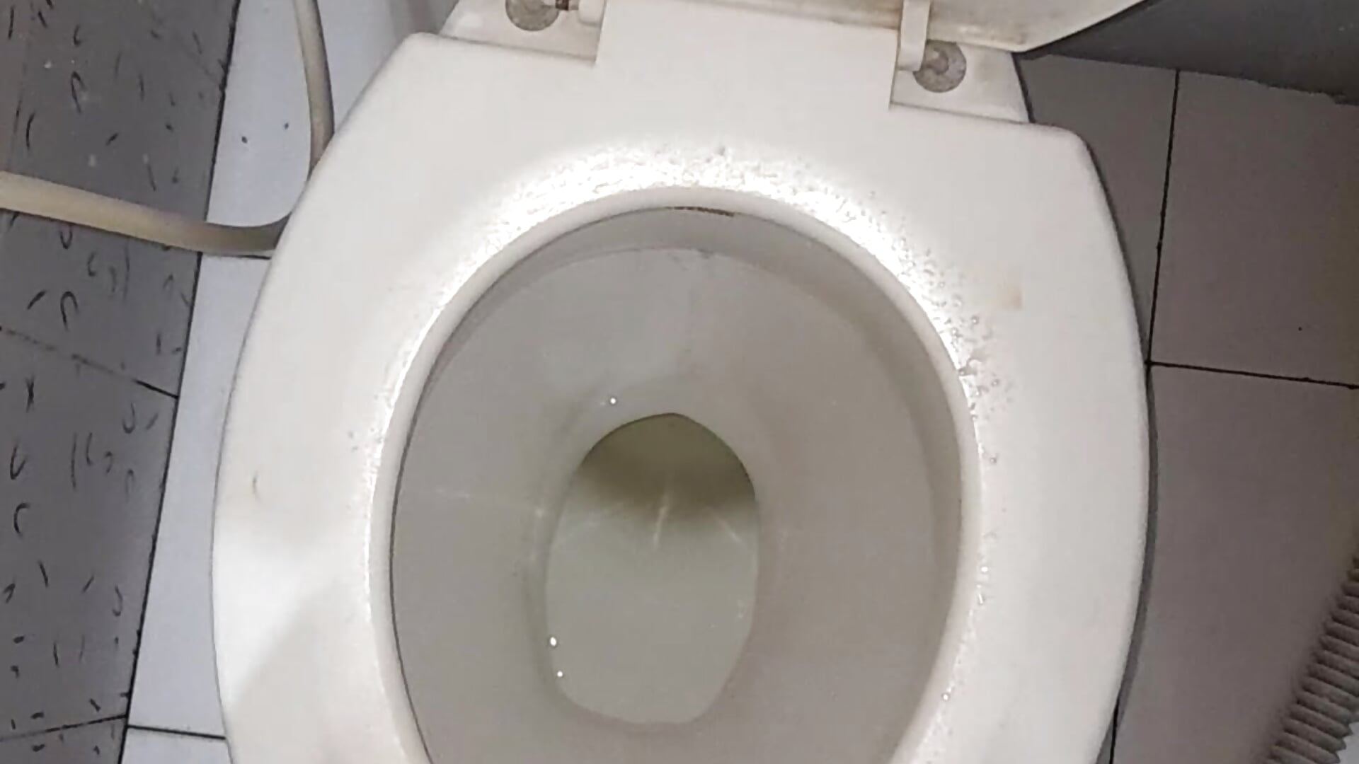 Jerk off + cum in Hotel bathroom