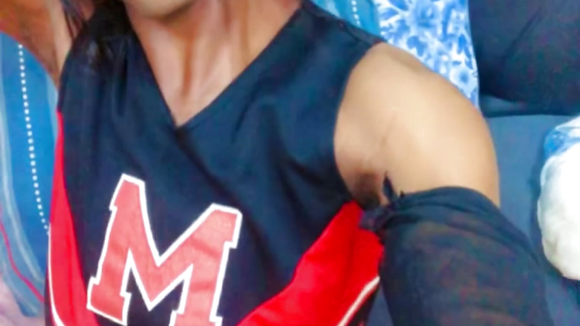 D84795F8-EB49-48E7-AE63-851D27760E79－カメラキャストのFoxyThatBITCHの動画