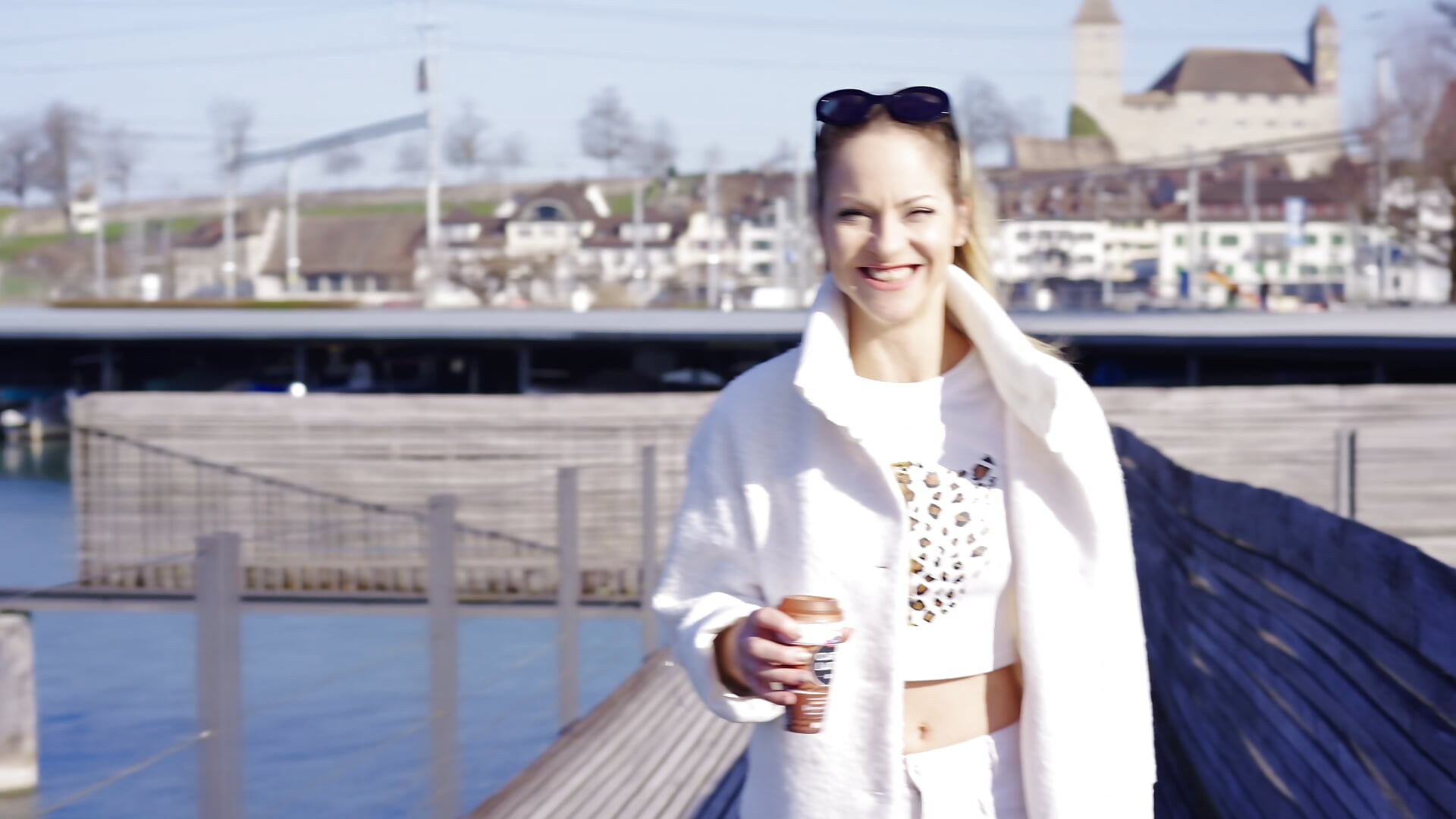 Mornig coffee walk at zurich lake - video oleh missdaisydiamond777 kamera model