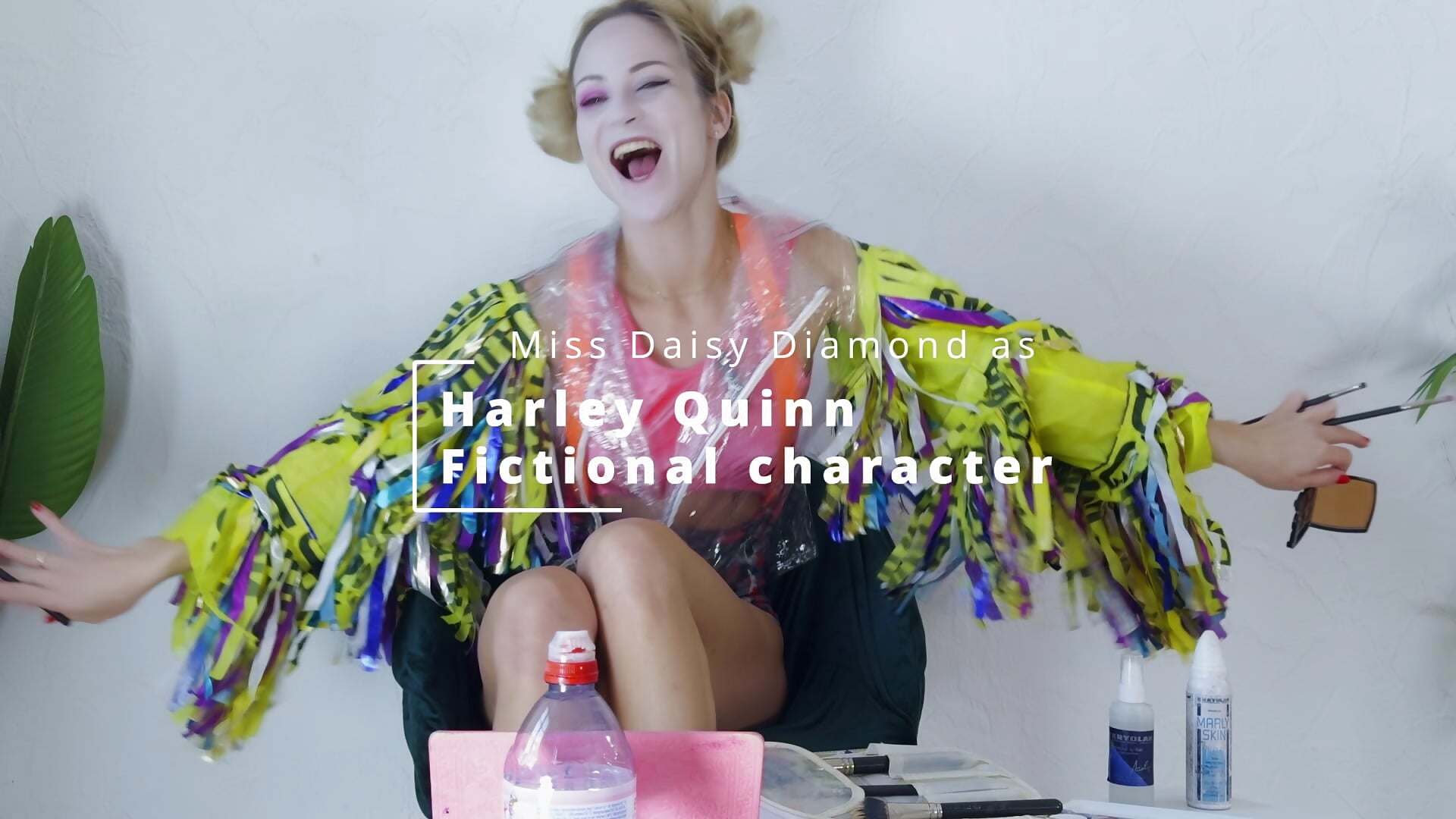 TR SFW Harley Quinn Make Over Pole Dance - video by missdaisydiamond777 cam model