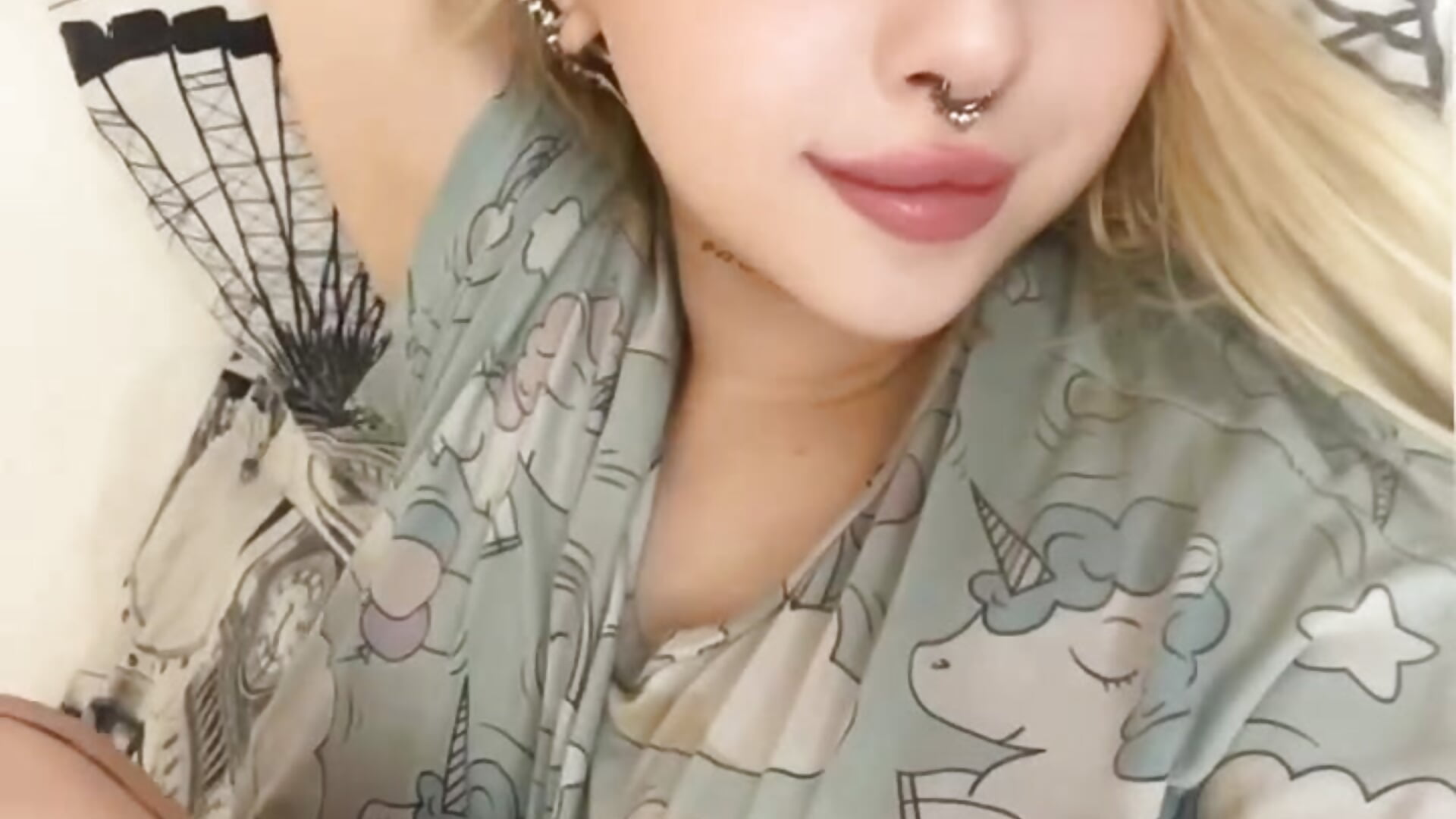 cutie for you - video by Alice_Halle cam model