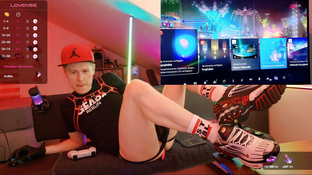 P8 Lets Play and Fuck Spiderman - vídeo de Romanheart modelo de câmara
