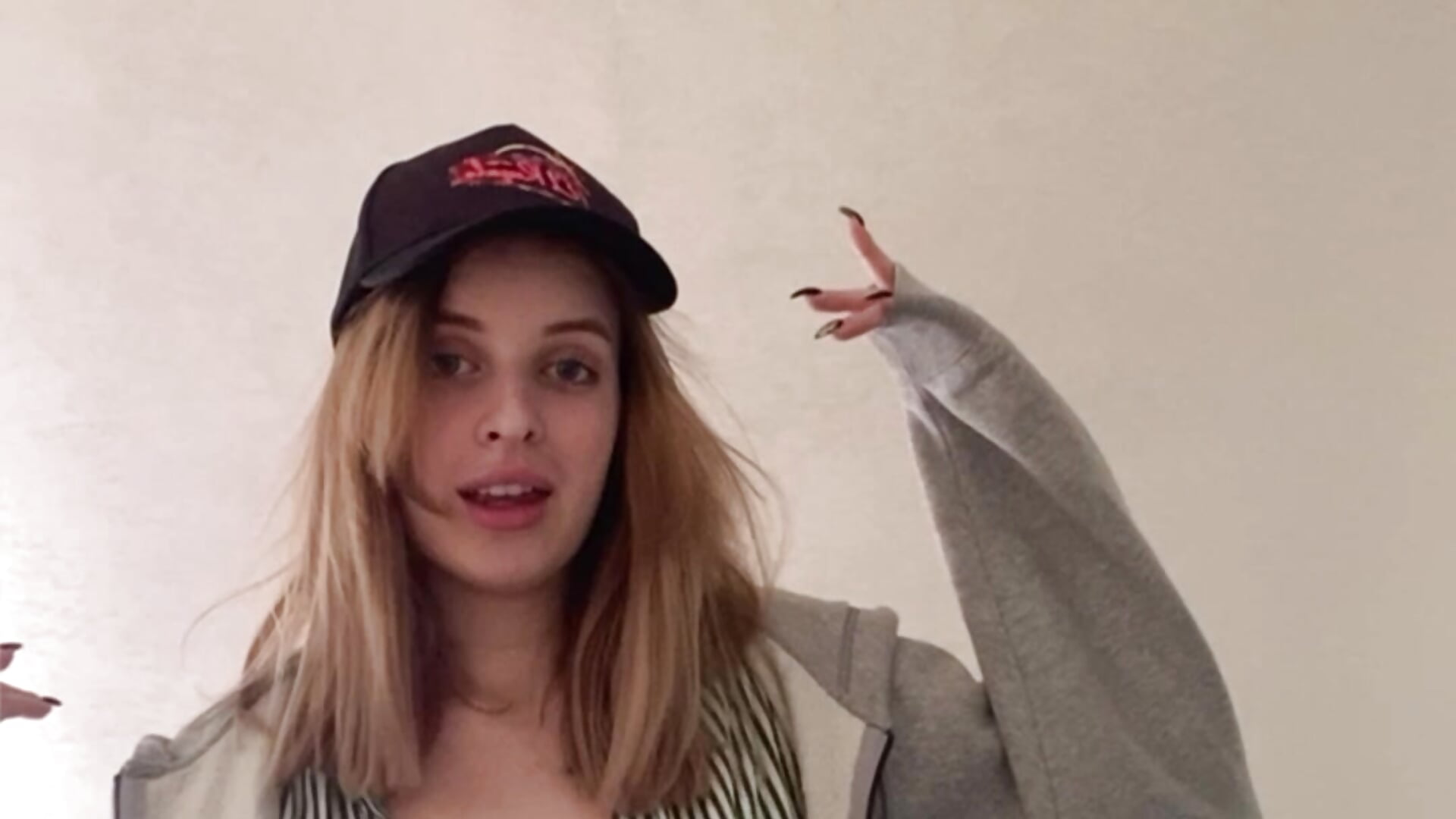 Funny Vi - video by violet_blue_eyes cam model