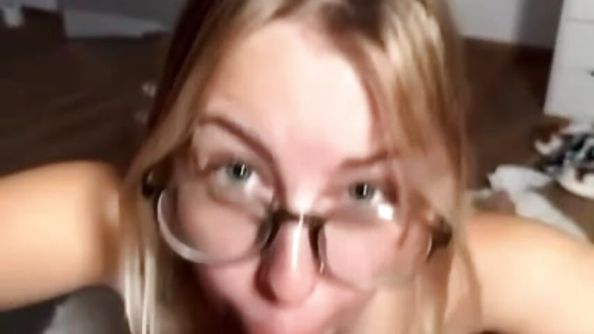 First ever FACIAL cumshot 🙊💦 ( From Ticketshow )– Livewithlucy kameramodell videója