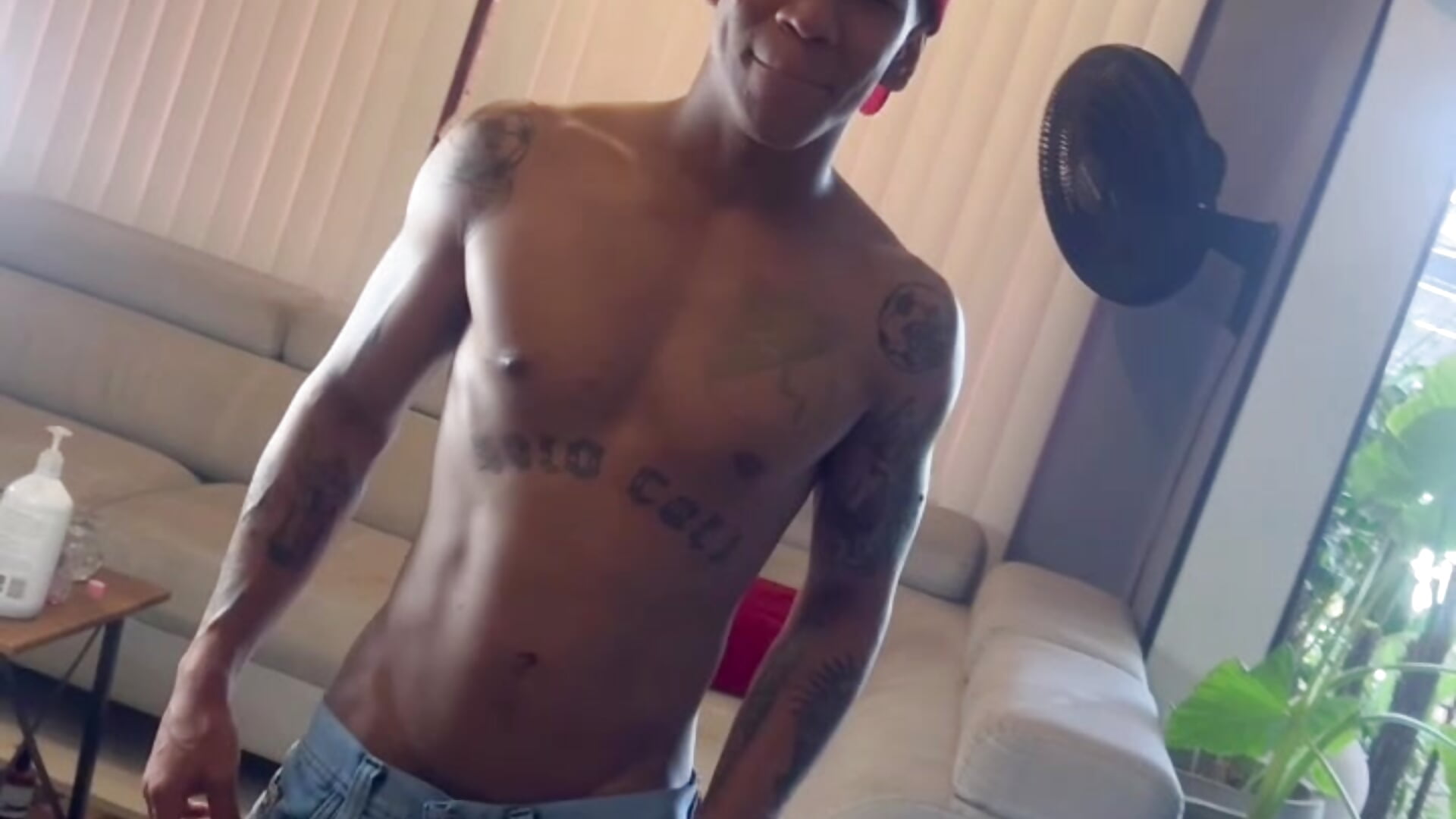 c28d7f5be2a747a3ae8ccb307d9a6e49 - video by mcmax_huge cam model