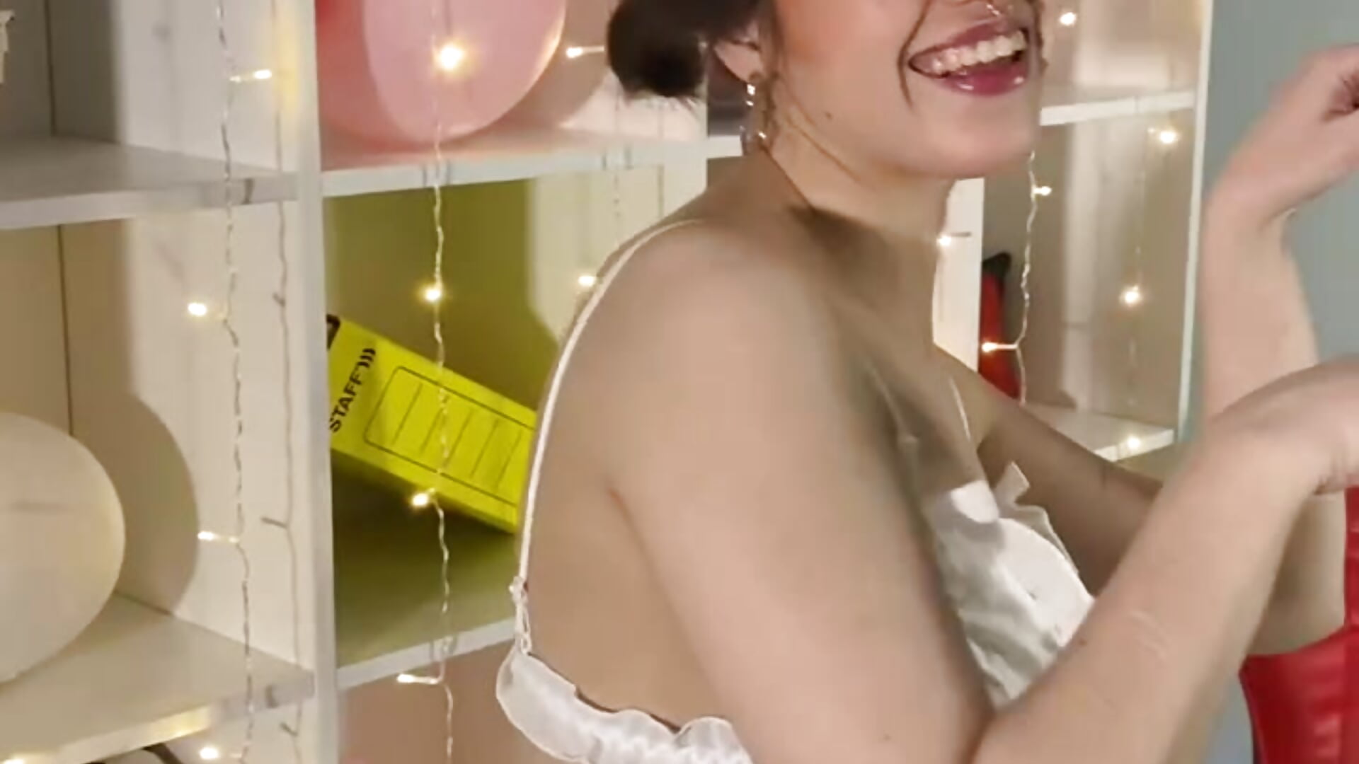 IMG_9618 - video by Roxy_Wi cam model