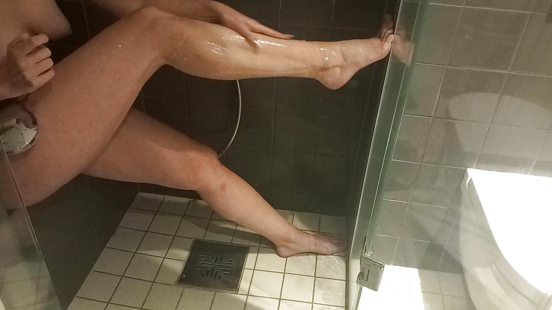 Shaving legs – BDSMfire videója
