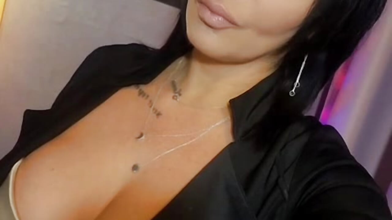 WhatsApp Video 2025-11-03 at 07,23,16_04415b6f - βίντεο μοντέλου israakarmaa