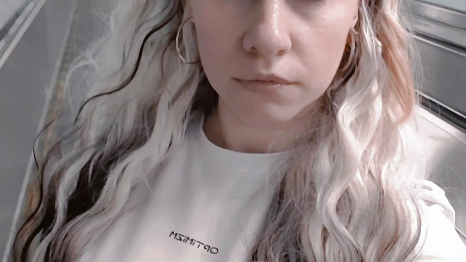 I have a new hairstyle again 💕(July 19, 2026) 🌿🌹– TherestlessKitty kameramodell videója