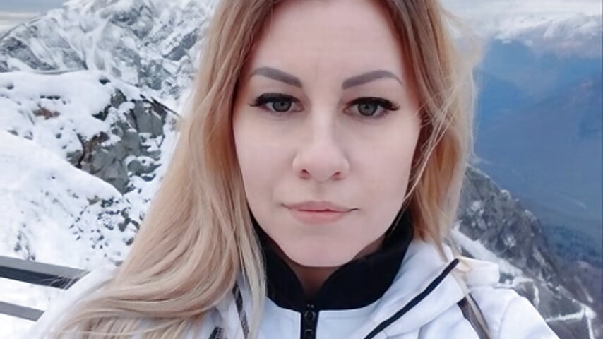 My vacation. Snowy mountains at an altitude of 2,320 meters (December 7, 2025). - video av TherestlessKitty cam-modell