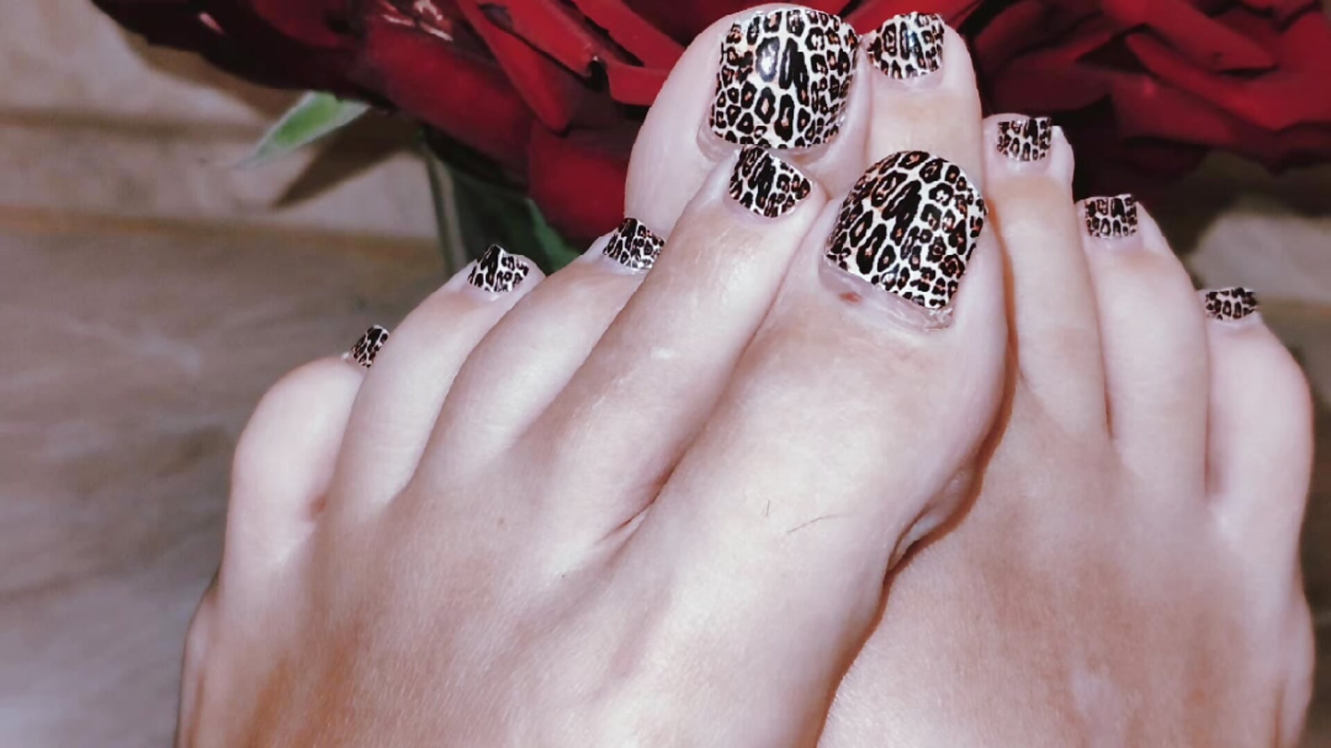 Look at my feet and remove your outfit (October 13, 2025) - video av TherestlessKitty cam-modell