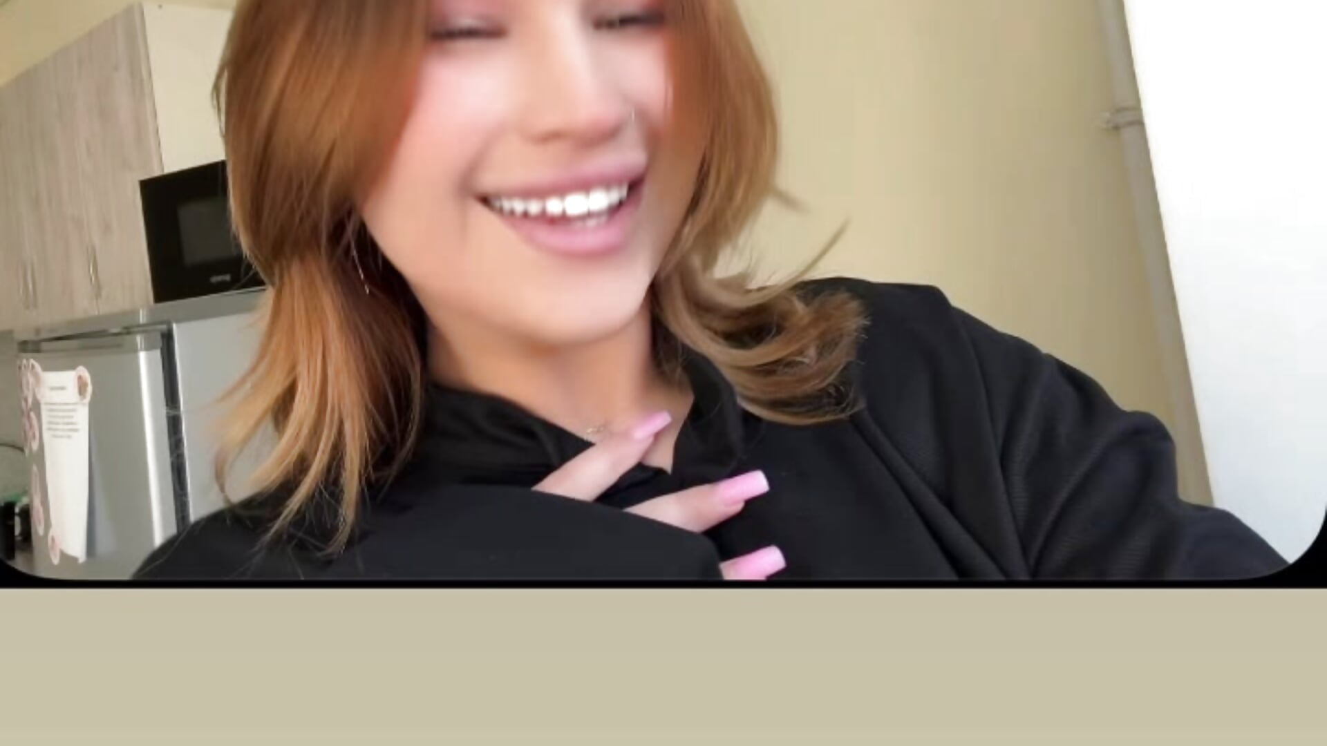 Sexy singing girl - 視頻由 KarenBlair 主播提供